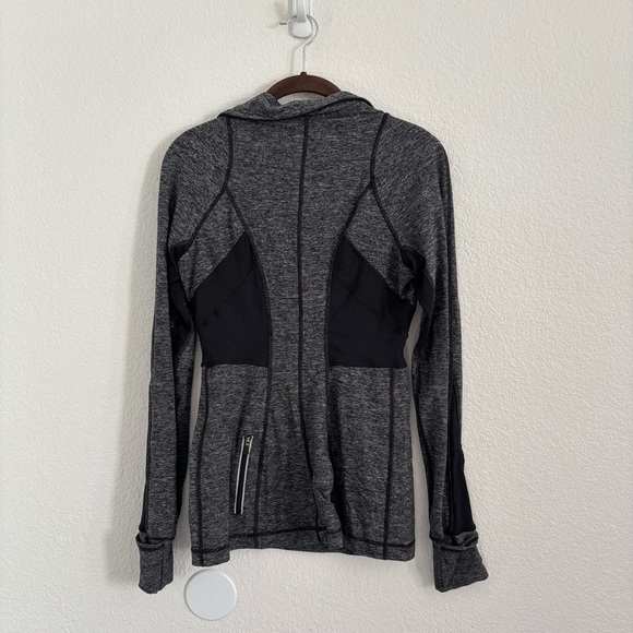 Lululemon Women's Size 6 Gray/Black 1/4 Zip Full Tilt Pullover - Picture 4 of 4